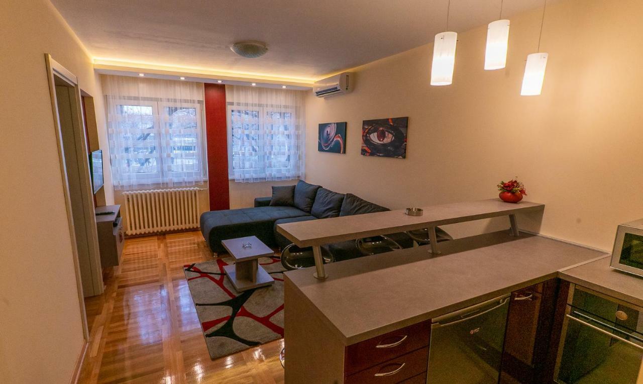 Burgundy Apartment Belgrade Luaran gambar