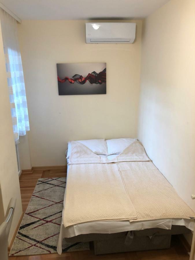 Burgundy Apartment Belgrade Luaran gambar